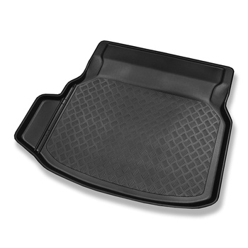 Gulvmåtte til bagagerum Mercedes-Benz C-Klasse W204 Limousine (04.2007-02.2014) - foldbare bagsæder; Med venstre fordybning